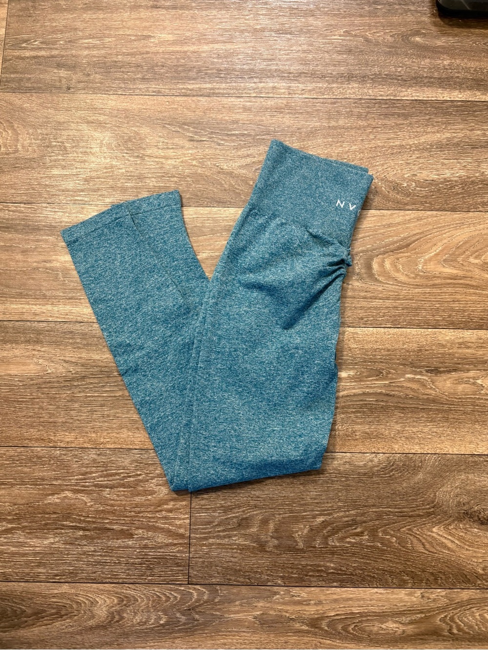 Nvgtn real scrunch leggings NWOT